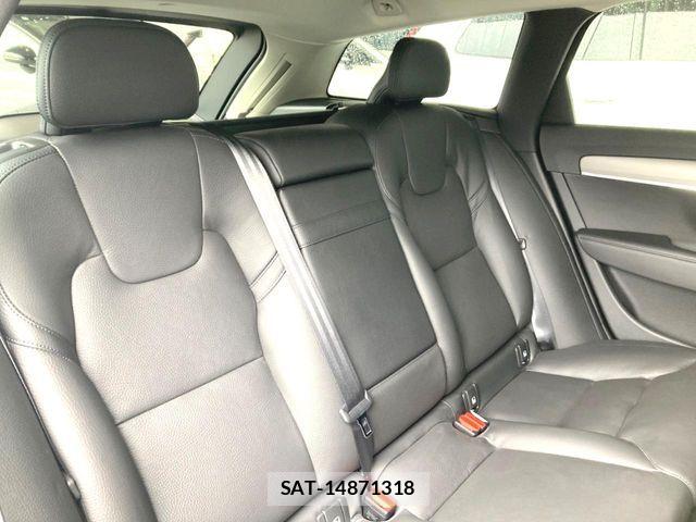 Volvo V90 2021-08 5882182-12