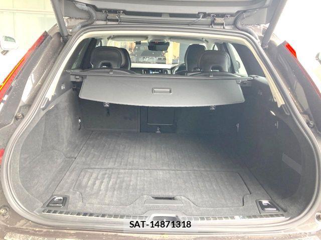 Volvo V90 2021-08 5882182-13