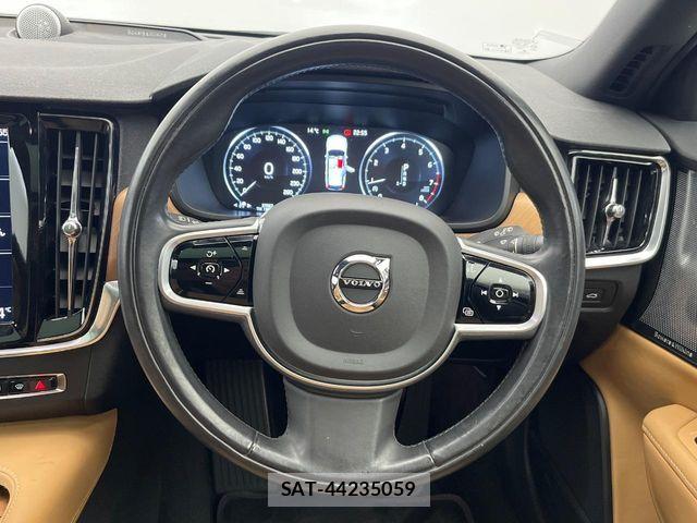 Volvo V90 2017-02 7061266-11