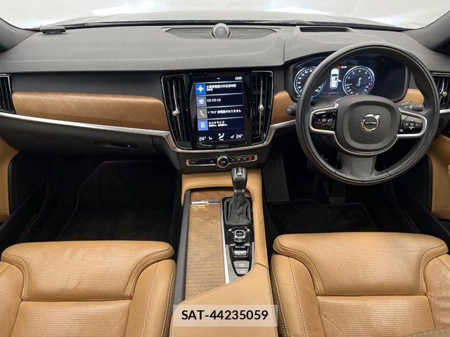 Volvo V90 2017-02 7061266-1
