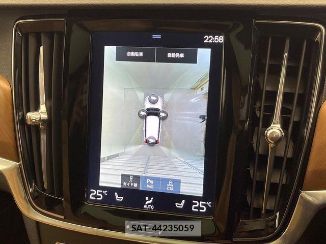 Volvo V90 2017-02 7061266-8