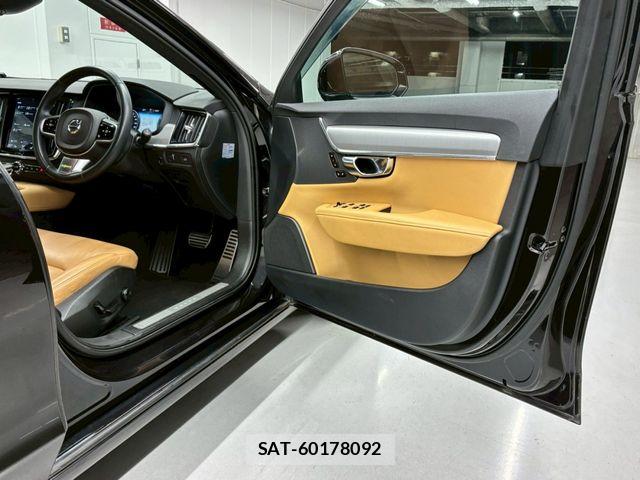 Volvo V90 2018-03 7226794-16