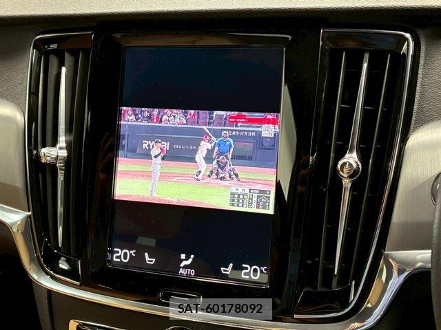 Volvo V90 2018-03 7226794-28