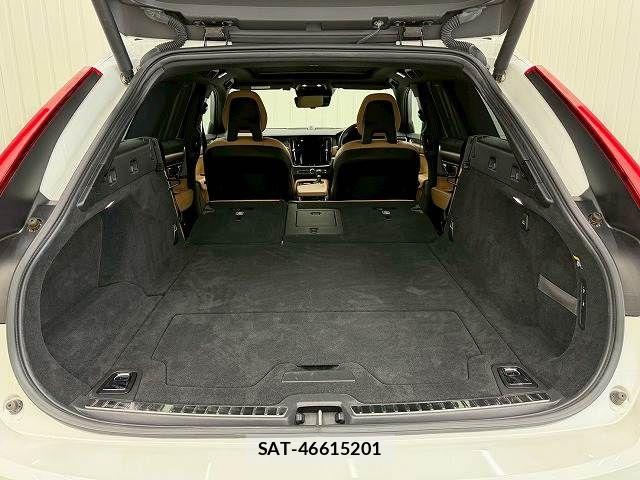 Volvo V90 2017-11 7226784-10