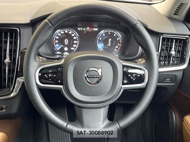 Volvo V90 2017-10 7226771-10