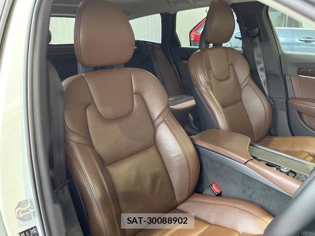 Volvo V90 2017-10 7226771-13