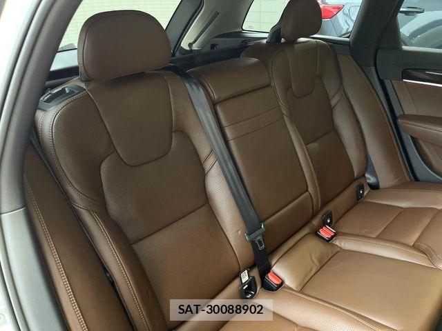 Volvo V90 2017-10 7226771-14