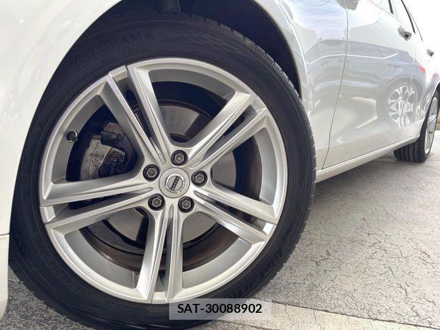 Volvo V90 2017-10 7226771-19