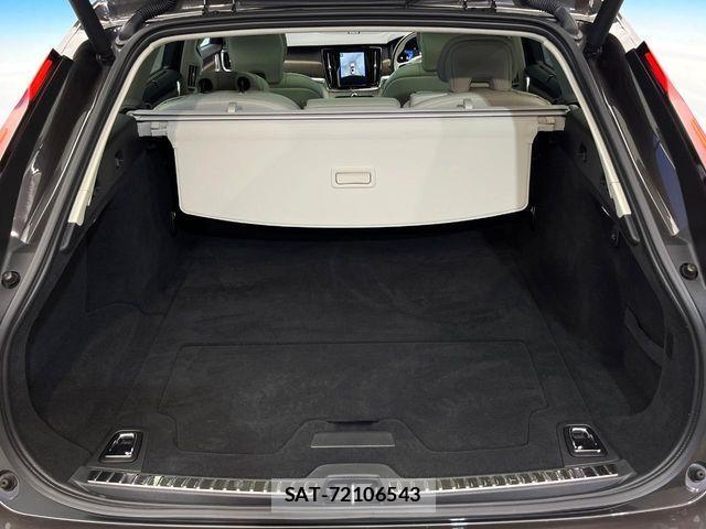 Volvo V90 2021-09 7330992-10