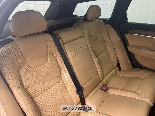 Volvo V90 2018-02 7360362-9