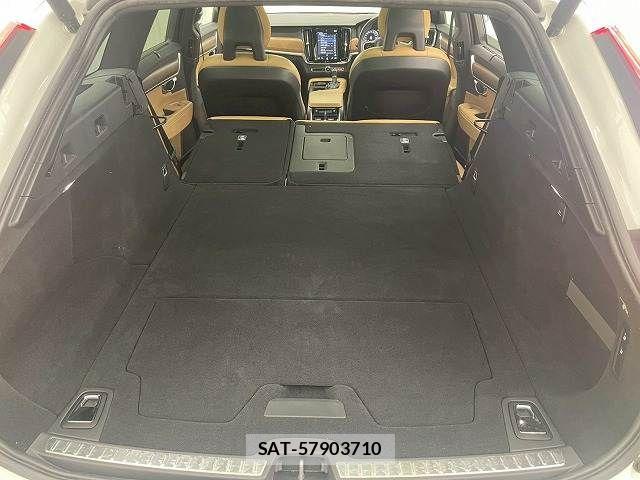 Volvo V90 2018-02 7360362-10