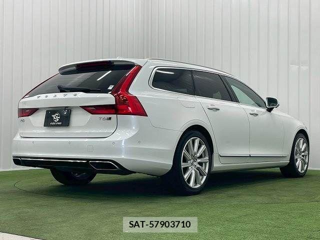 Volvo V90 2018-02 7360362-15