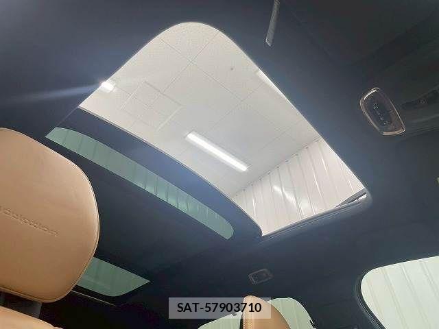 Volvo V90 2018-02 7360362-4
