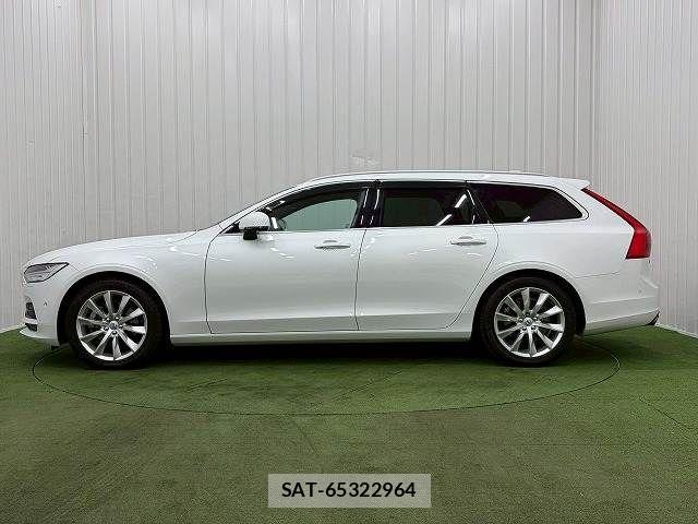 Volvo V90 2019-06 7503552-13