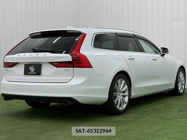 Volvo V90 2019-06 7503552-15