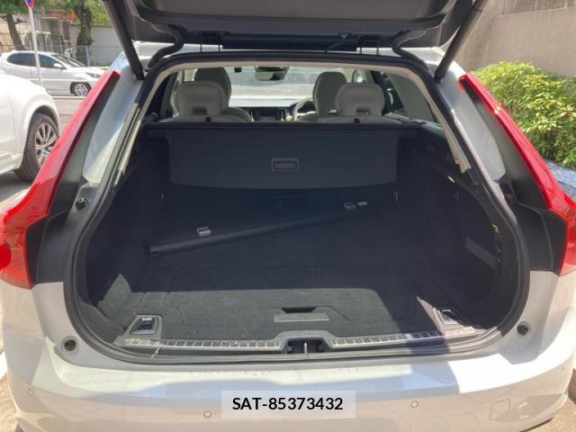 Volvo V90 2019-07 7503553-11
