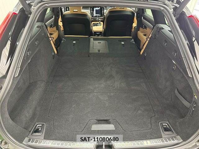 Volvo V90 2019-11 7730447-10