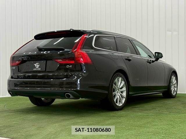 Volvo V90 2019-11 7730447-15