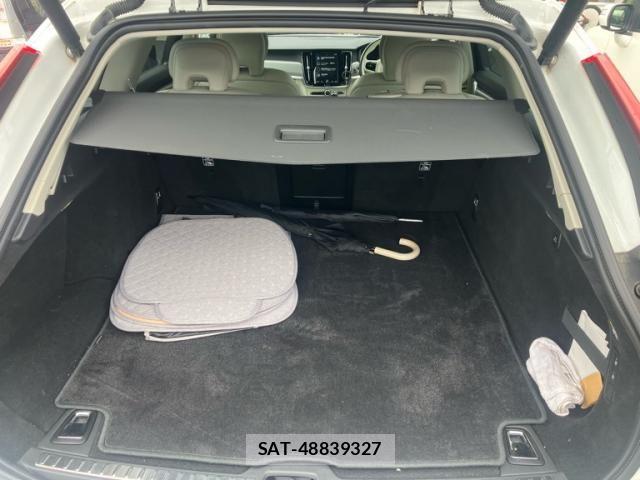 Volvo V90 2019-09 7730449-13