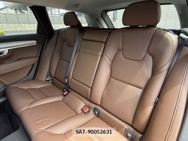 Volvo V90 2019-06 7790290-12