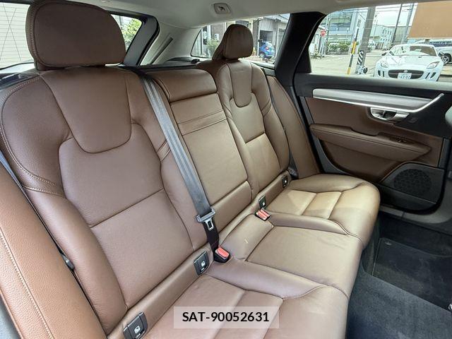 Volvo V90 2019-06 7790290-13