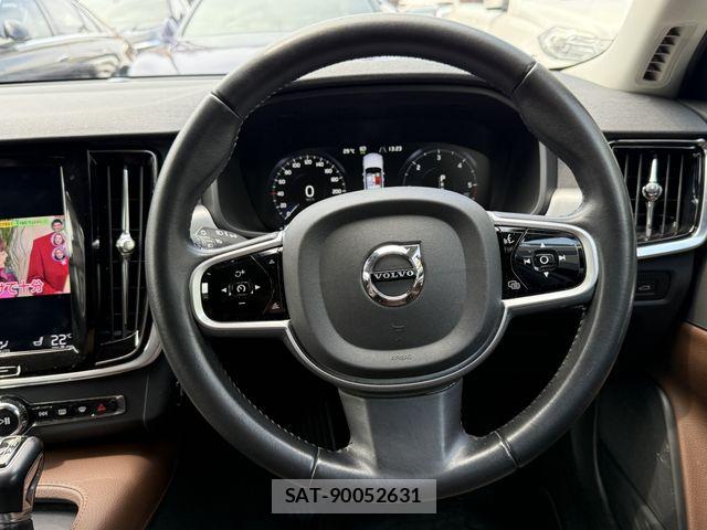 Volvo V90 2019-06 7790290-16