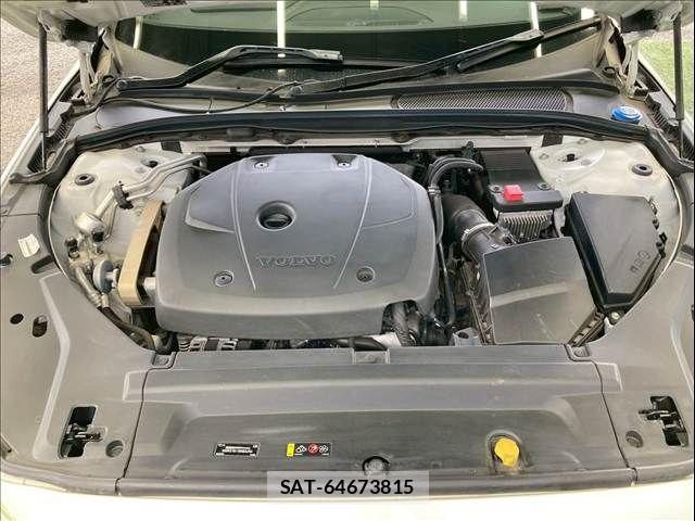 Volvo V90 2017-06 7790288-11