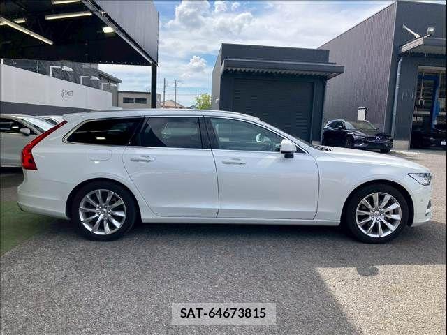 Volvo V90 2017-06 7790288-14