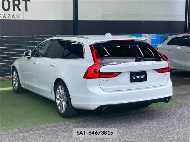 Volvo V90 2017-06 7790288-16