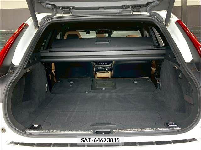 Volvo V90 2017-06 7790288-17