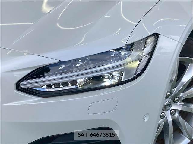 Volvo V90 2017-06 7790288-19
