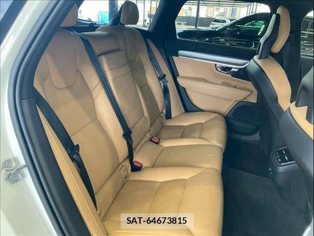 Volvo V90 2017-06 7790288-6