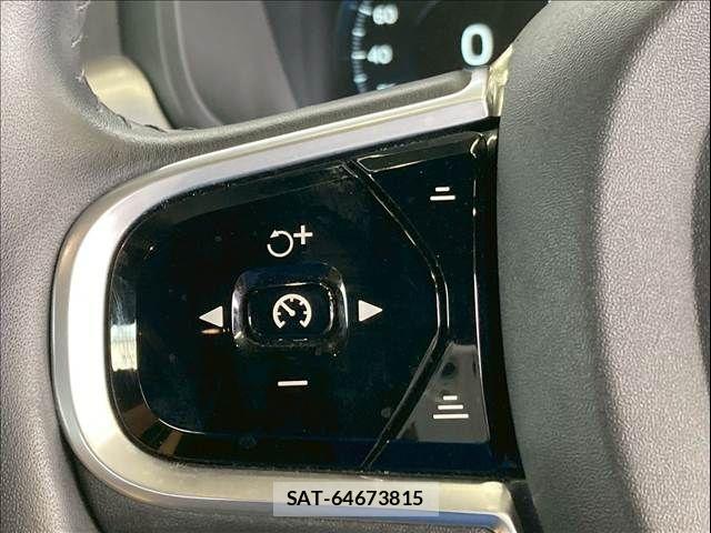 Volvo V90 2017-06 7790288-8