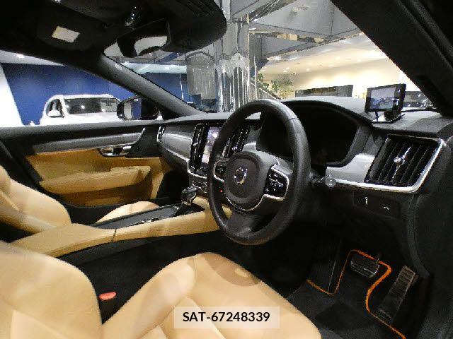 Volvo V90 2017-03 8076071-11