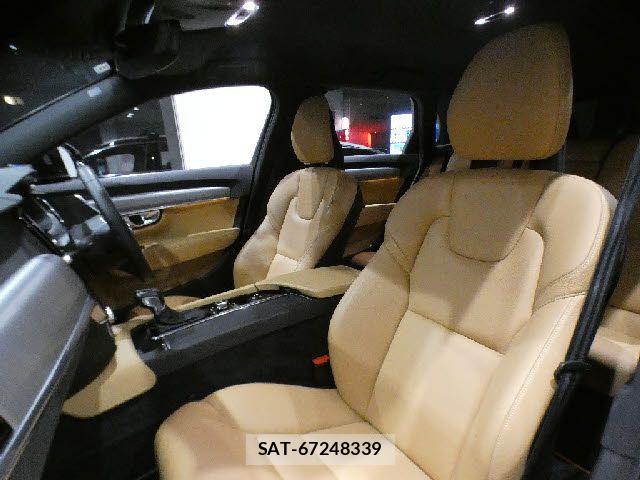 Volvo V90 2017-03 8076071-25