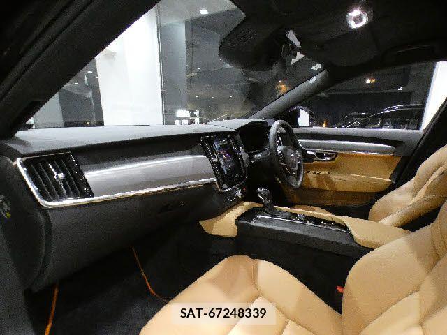 Volvo V90 2017-03 8076071-2