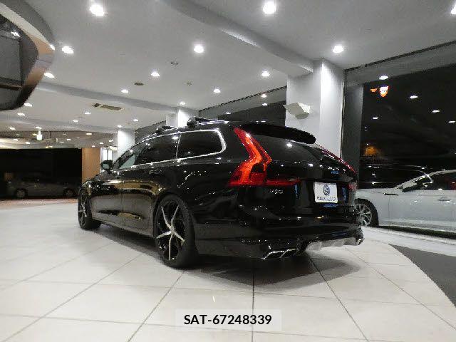 Volvo V90 2017-03 8076071-3