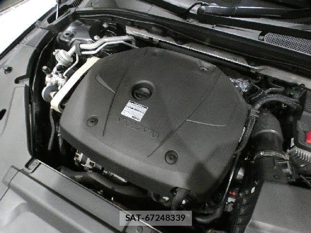 Volvo V90 2017-03 8076071-6