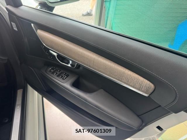 Volvo V90 2022-09 8076070-10