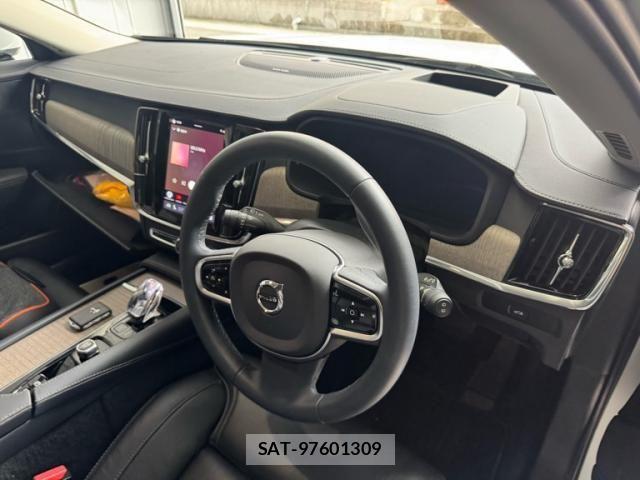 Volvo V90 2022-09 8076070-11