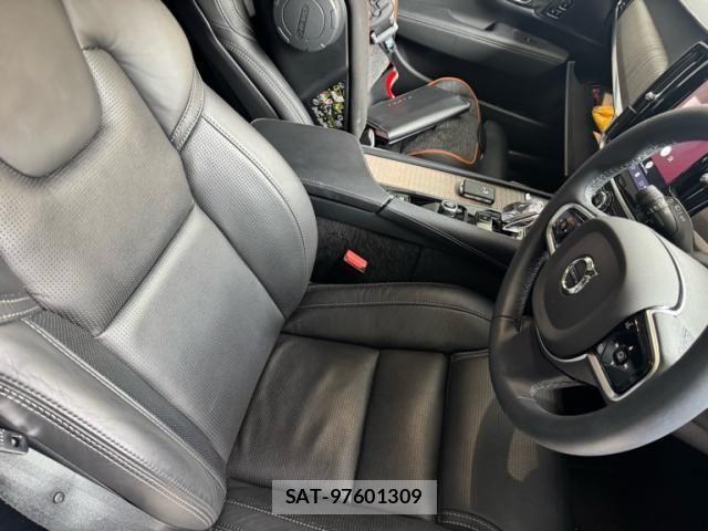 Volvo V90 2022-09 8076070-12