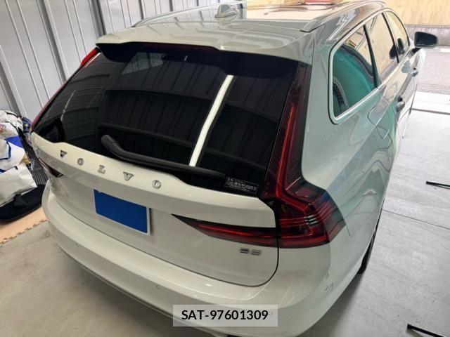 Volvo V90 2022-09 8076070-2