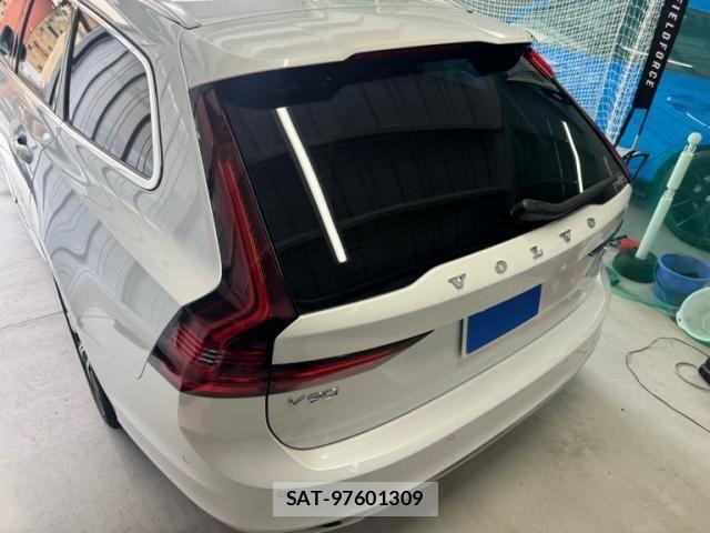 Volvo V90 2022-09 8076070-3