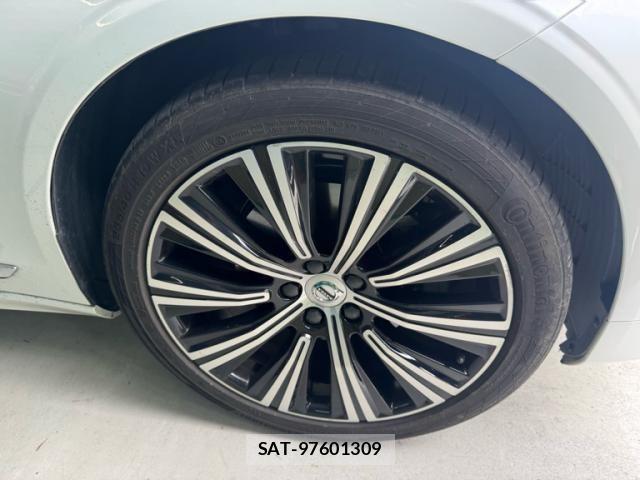 Volvo V90 2022-09 8076070-4
