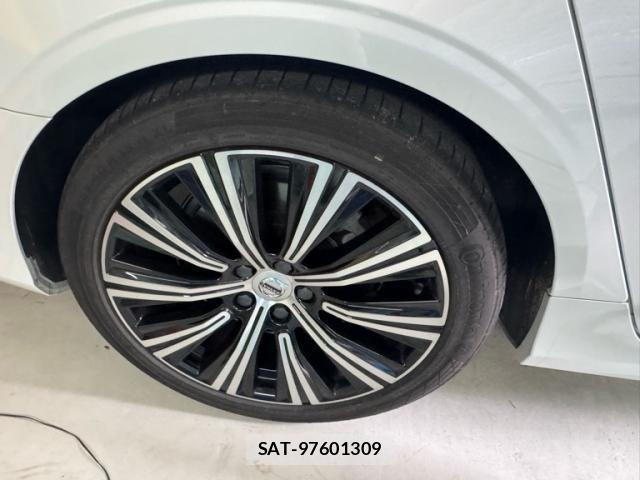Volvo V90 2022-09 8076070-5