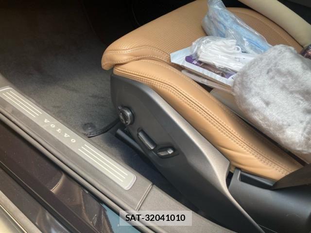 Volvo V90 2020-02 8102548-9