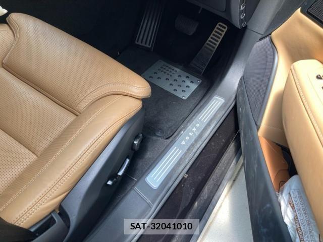 Volvo V90 2020-02 8102548-3