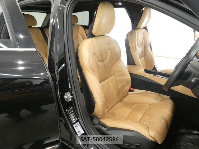 Volvo V90 2017-09 8102549-9