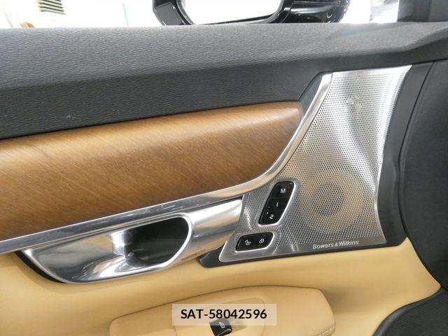 Volvo V90 2017-09 8102549-14