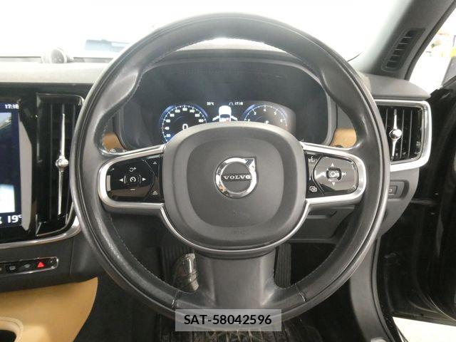 Volvo V90 2017-09 8102549-18
